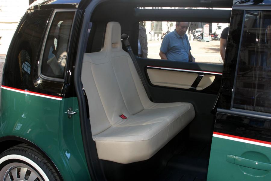  Volkswagen Milano Taxi Concept 2010 года  (фото 18 из 44)
